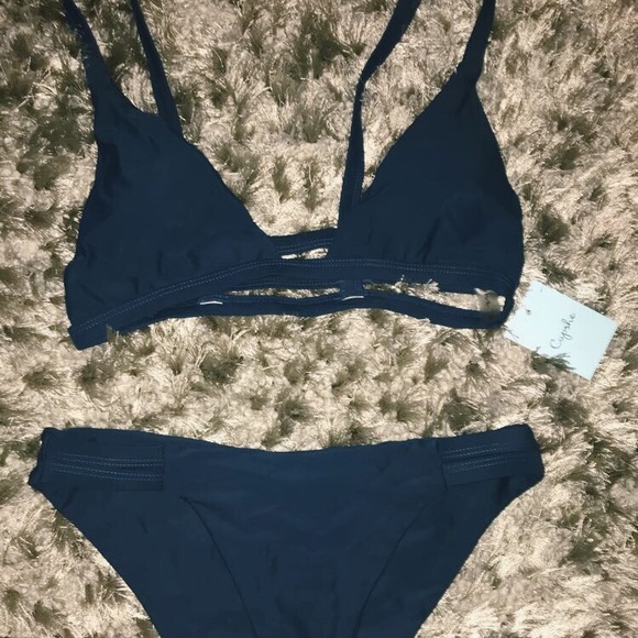 Cupshe brand be swimsuit - Picture 1 of 5